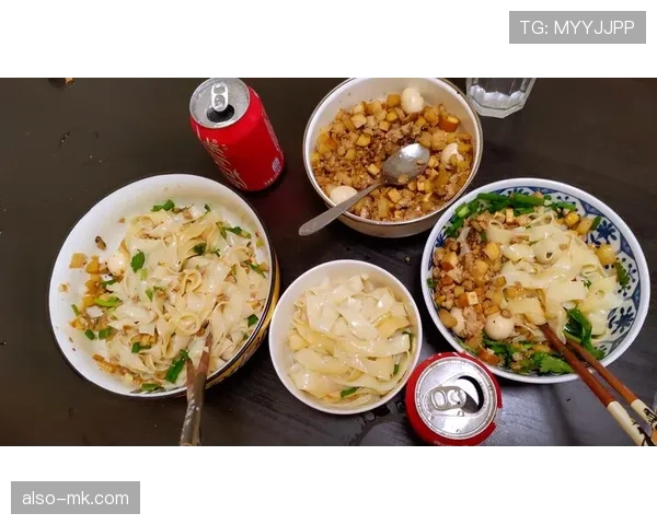 谌利军这生活也太拼了，训练完还能给娃做饭，到底哪儿来的精力？